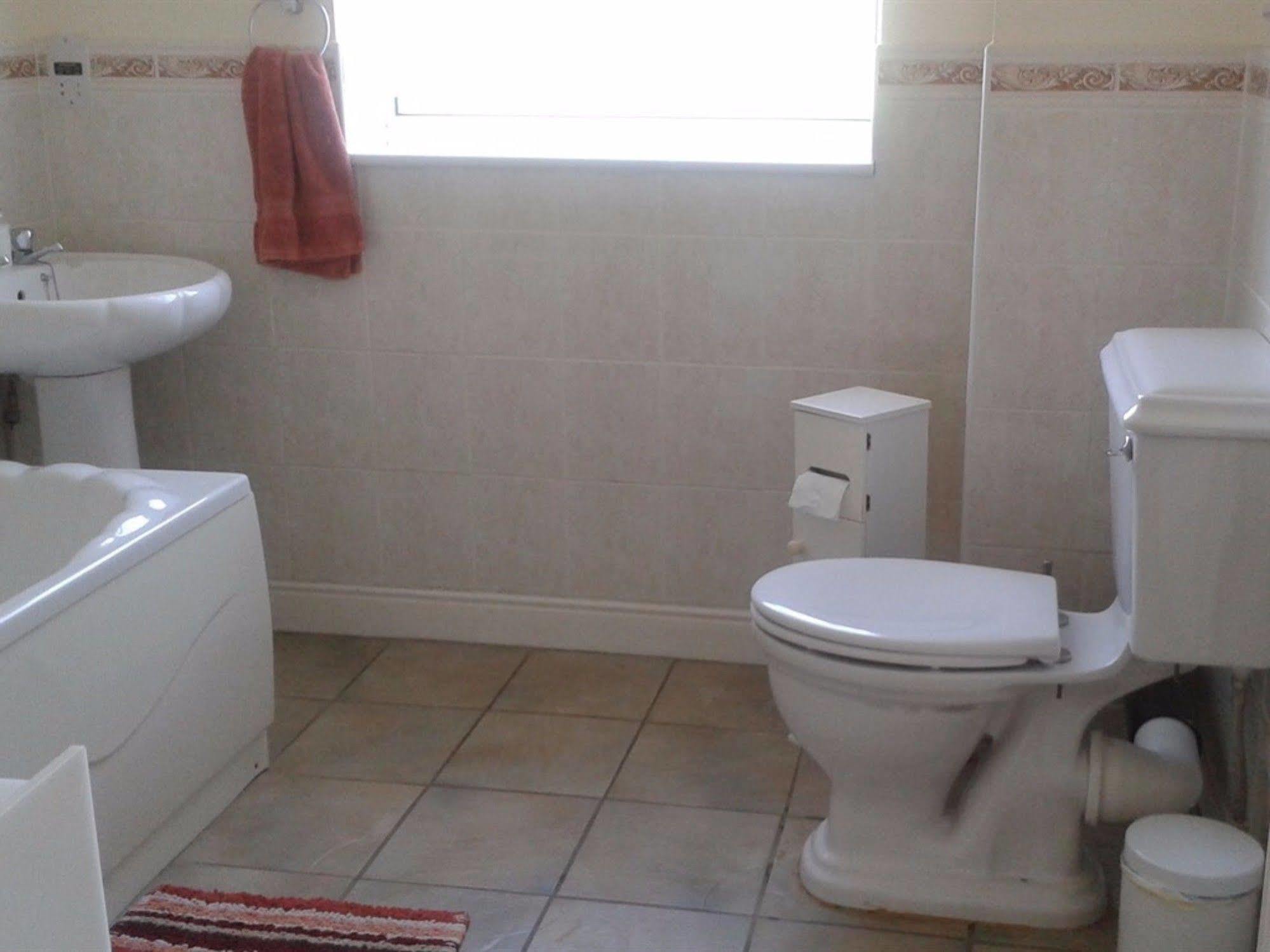 Aaron Lodge Guest House Лестер Экстерьер фото